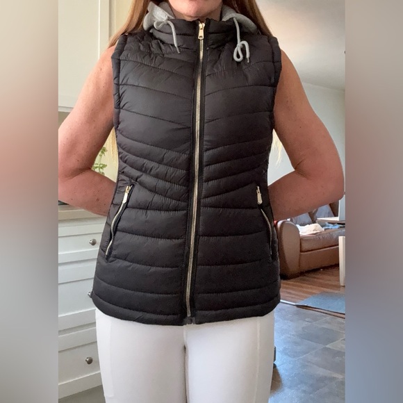 Jackets & Blazers - M Fredrick special one hooded puffer vest Size M, New with tags